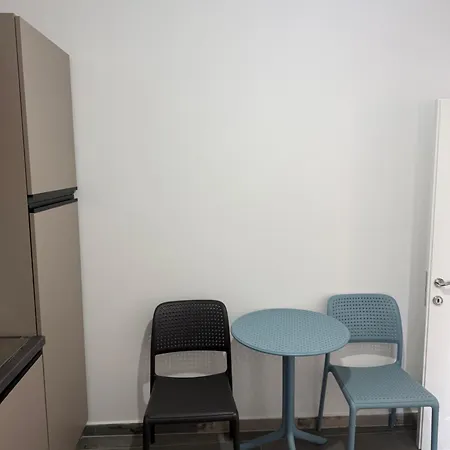 Nanu Center Apartman *
